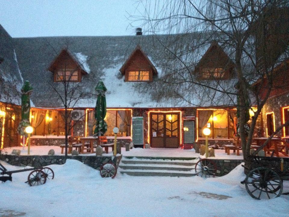 Hanul Vanatorilor Buzau Bagian luar foto